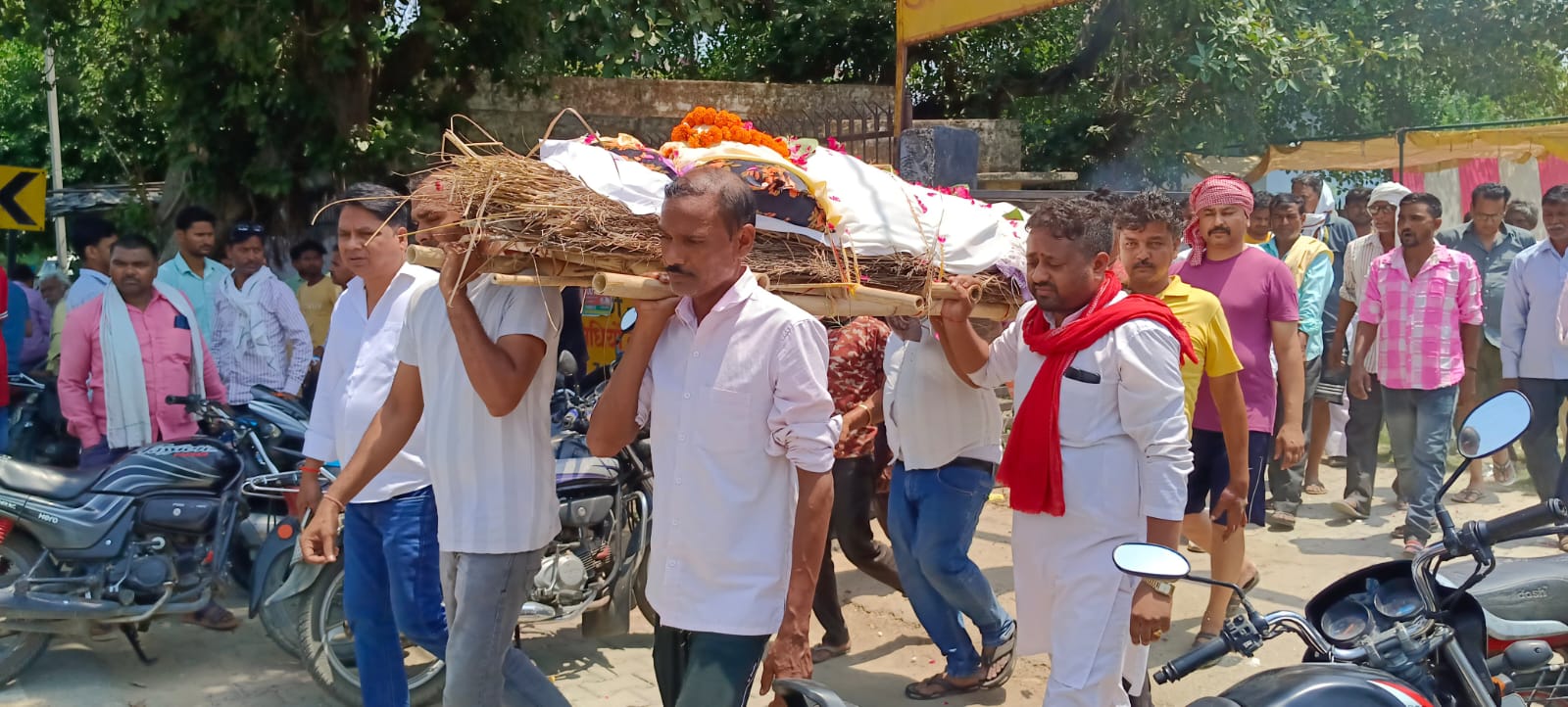 25 लावारिस शवों का अंतिम संस्कार