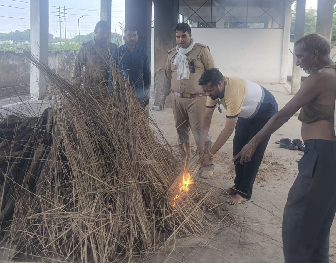 25 लावारिस शवों का अंतिम संस्कार