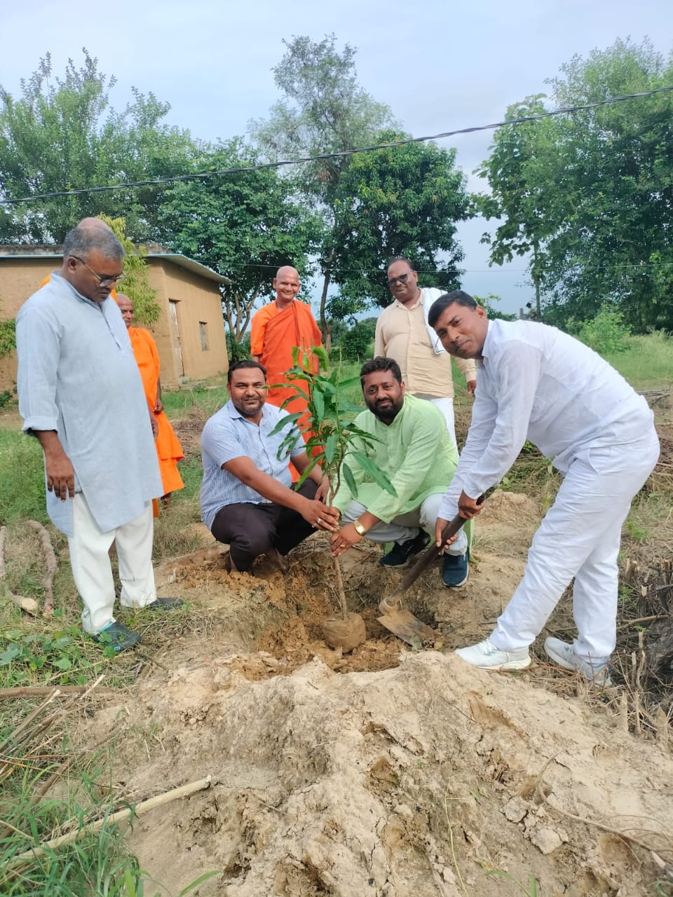 संकिसा दान व वृक्षारोपण